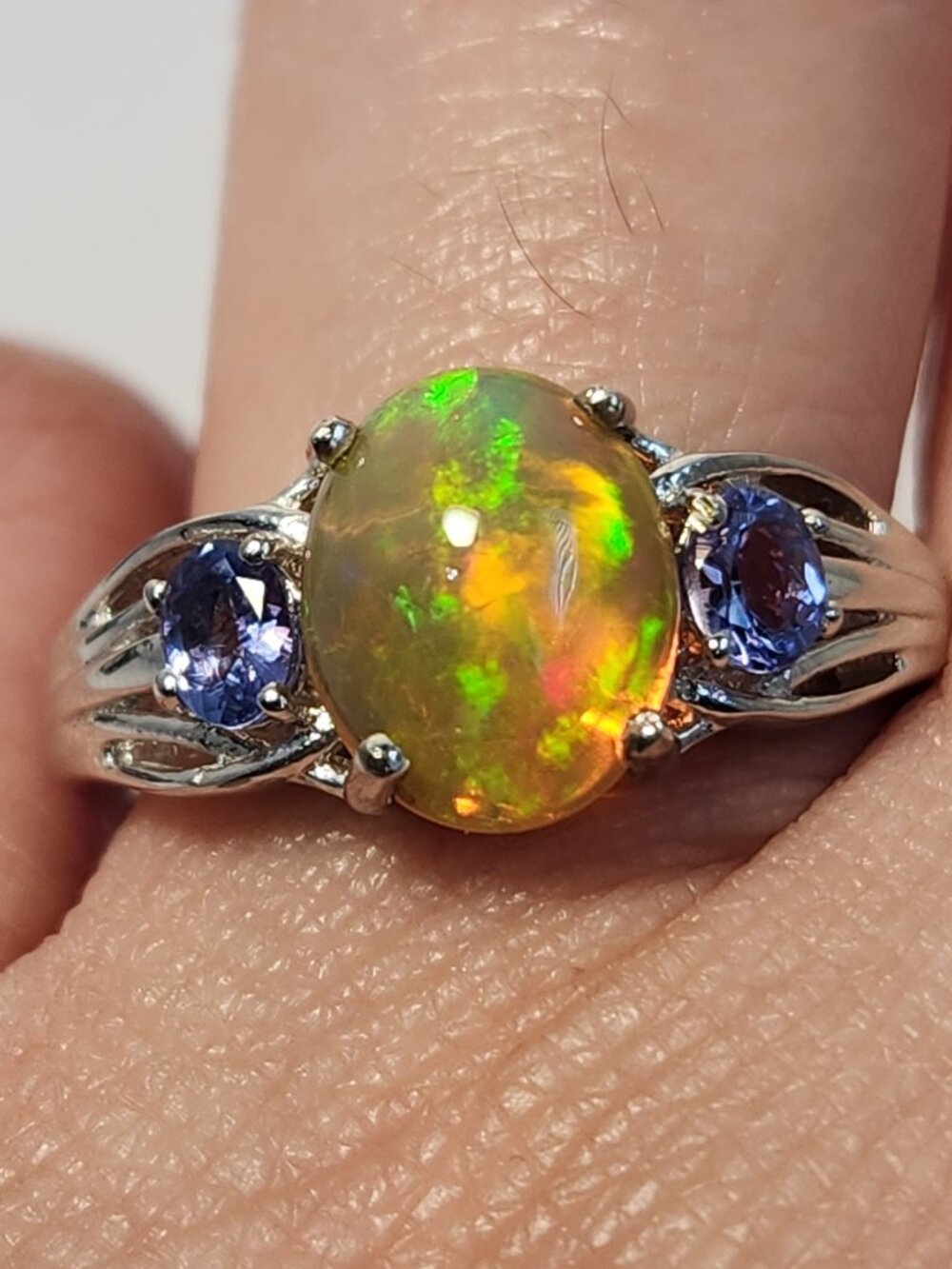 Natural Kutamani Tanzanite & Ethiopian Opal White Gold / 925 Ring Size 7 Classic